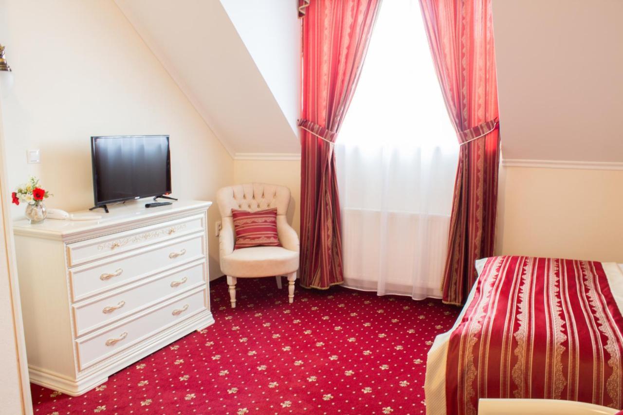 Hotel Viliam Frano Нітра Екстер'єр фото
