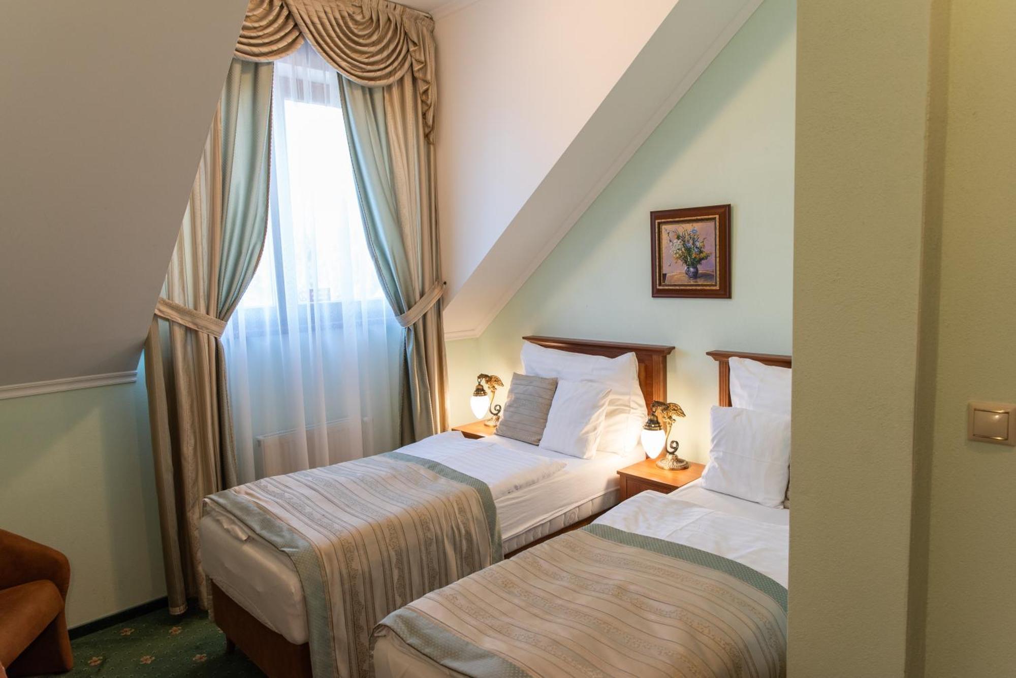 Hotel Viliam Frano Нітра Екстер'єр фото