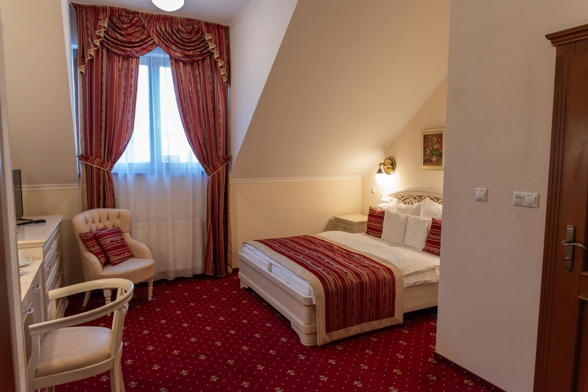 Hotel Viliam Frano Нітра Екстер'єр фото