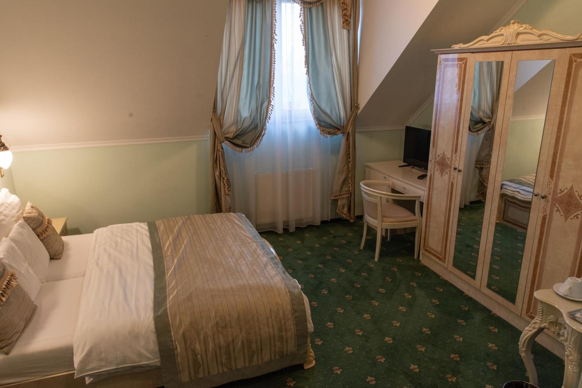 Hotel Viliam Frano Нітра Екстер'єр фото