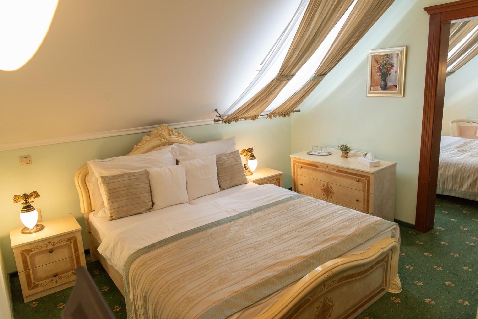 Hotel Viliam Frano Нітра Екстер'єр фото