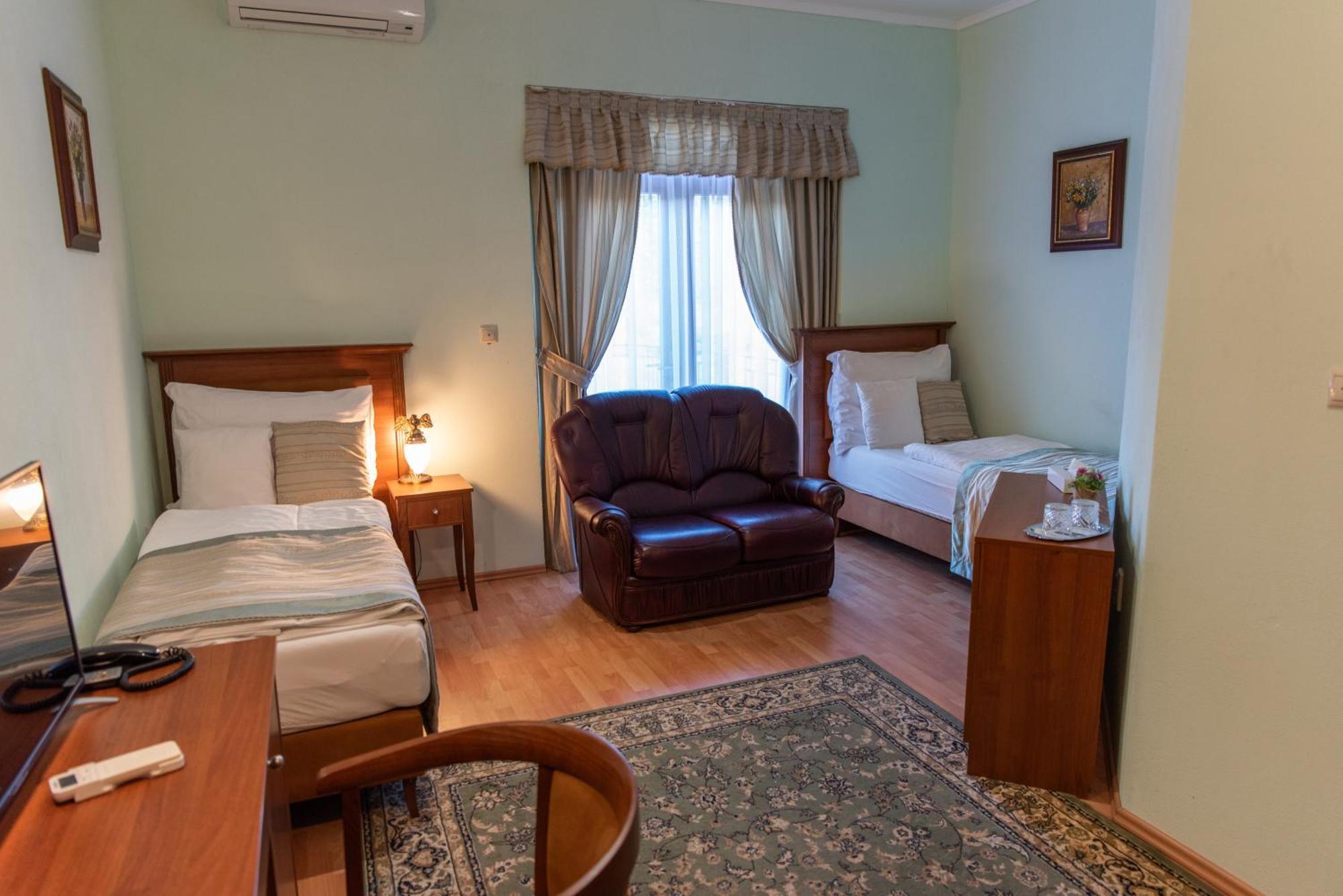 Hotel Viliam Frano Нітра Екстер'єр фото
