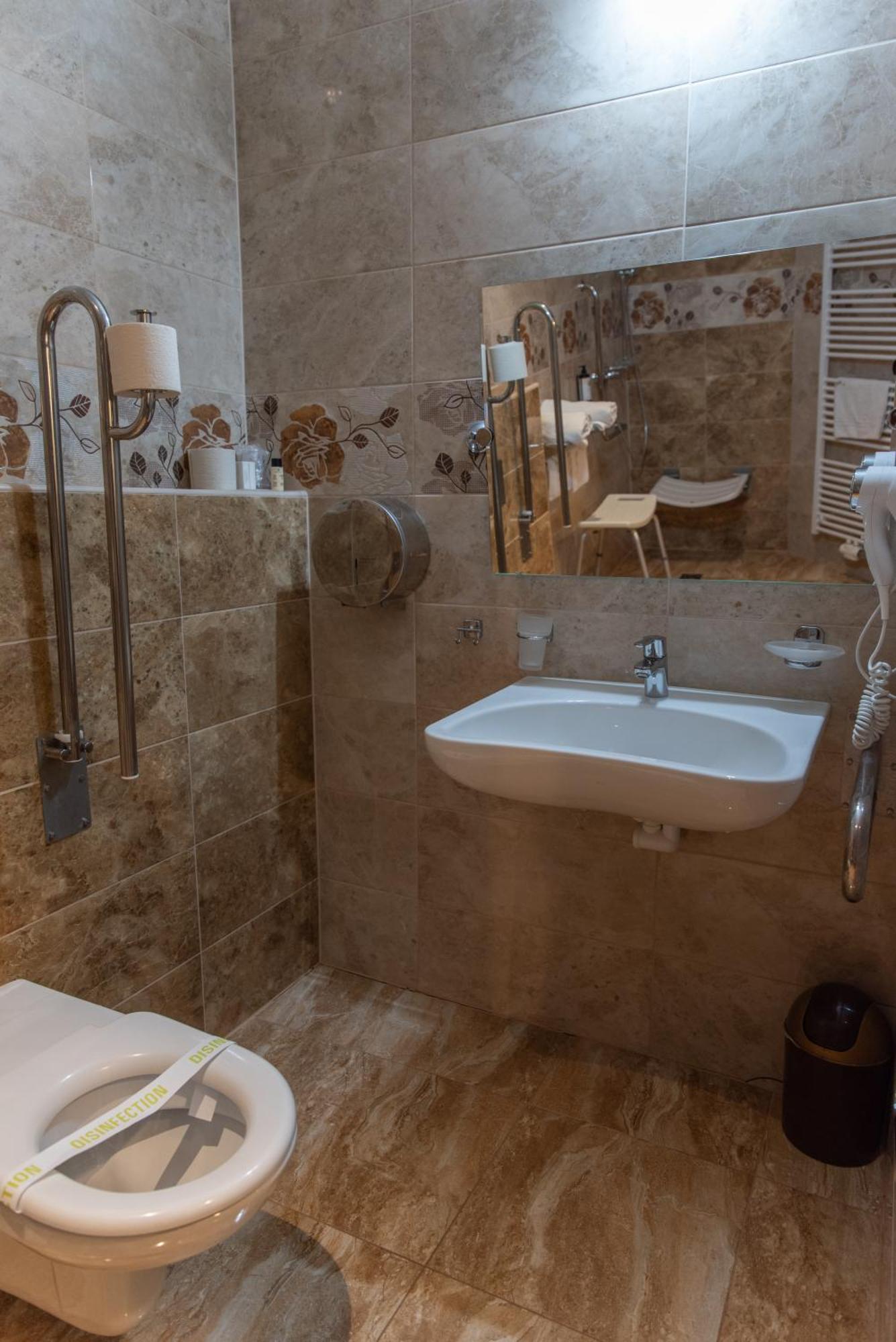 Hotel Viliam Frano Нітра Екстер'єр фото