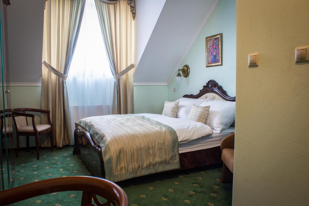 Hotel Viliam Frano Нітра Екстер'єр фото