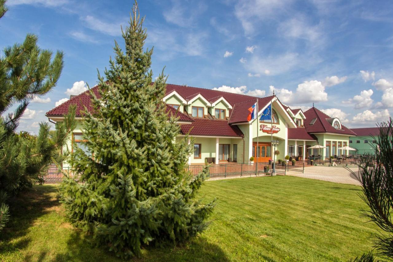 Hotel Viliam Frano Нітра Екстер'єр фото